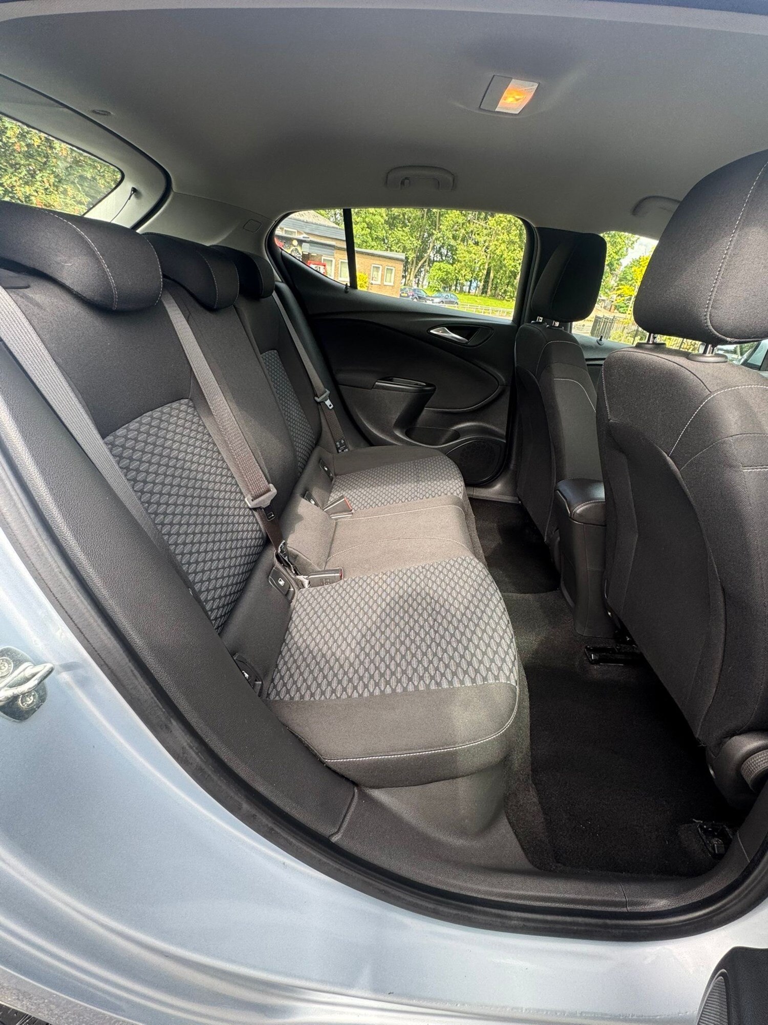 Vauxhall Astra 2015 (65) - 1.6 CDTi 16V Tech Line 5dr - Image 8