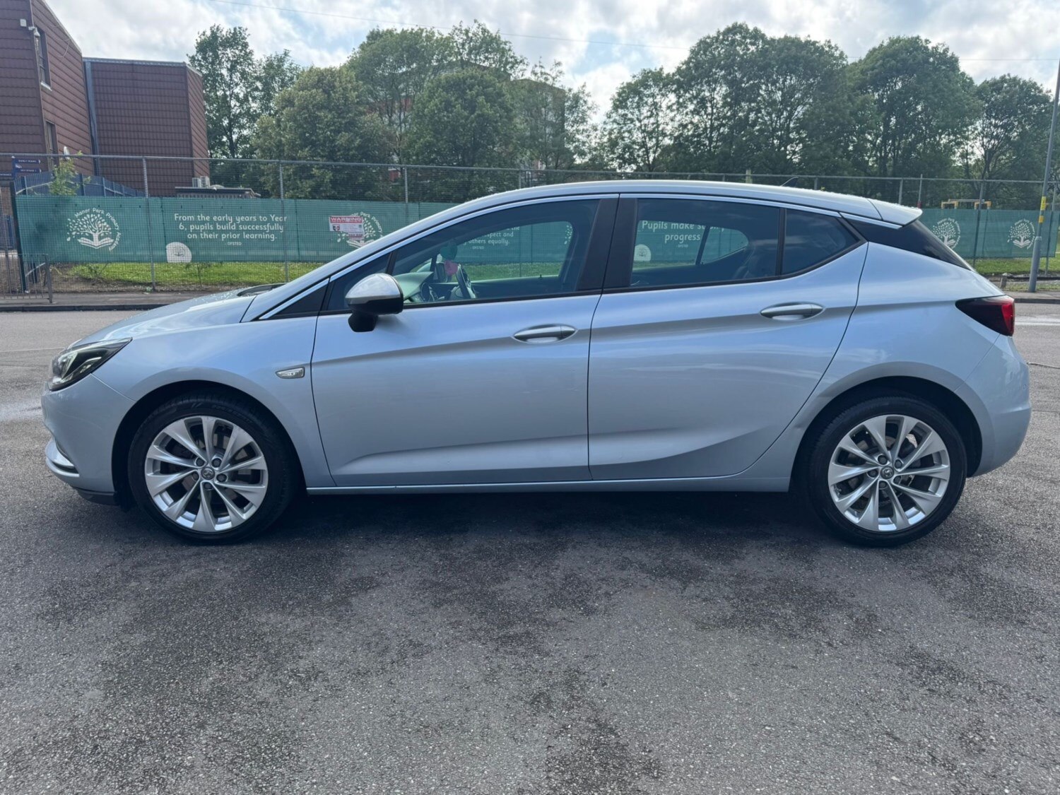 Vauxhall Astra 2015 (65) - 1.6 CDTi 16V Tech Line 5dr - Image 9