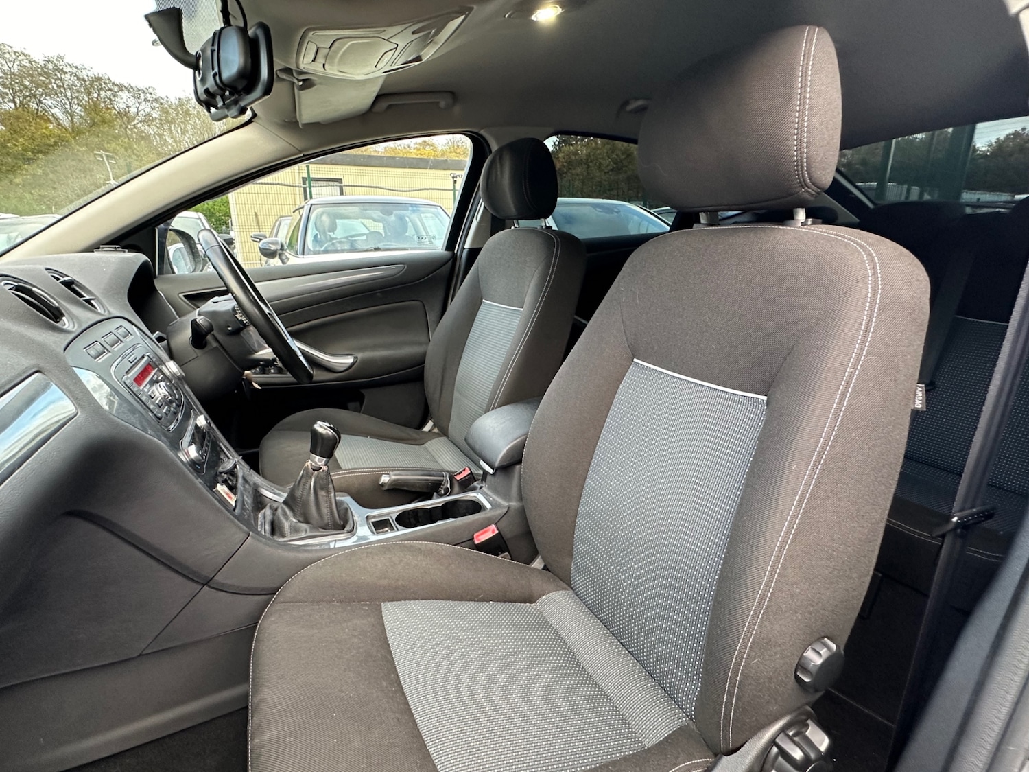 Used Ford Mondeo 2011 for sale - 76338653: Photo 8