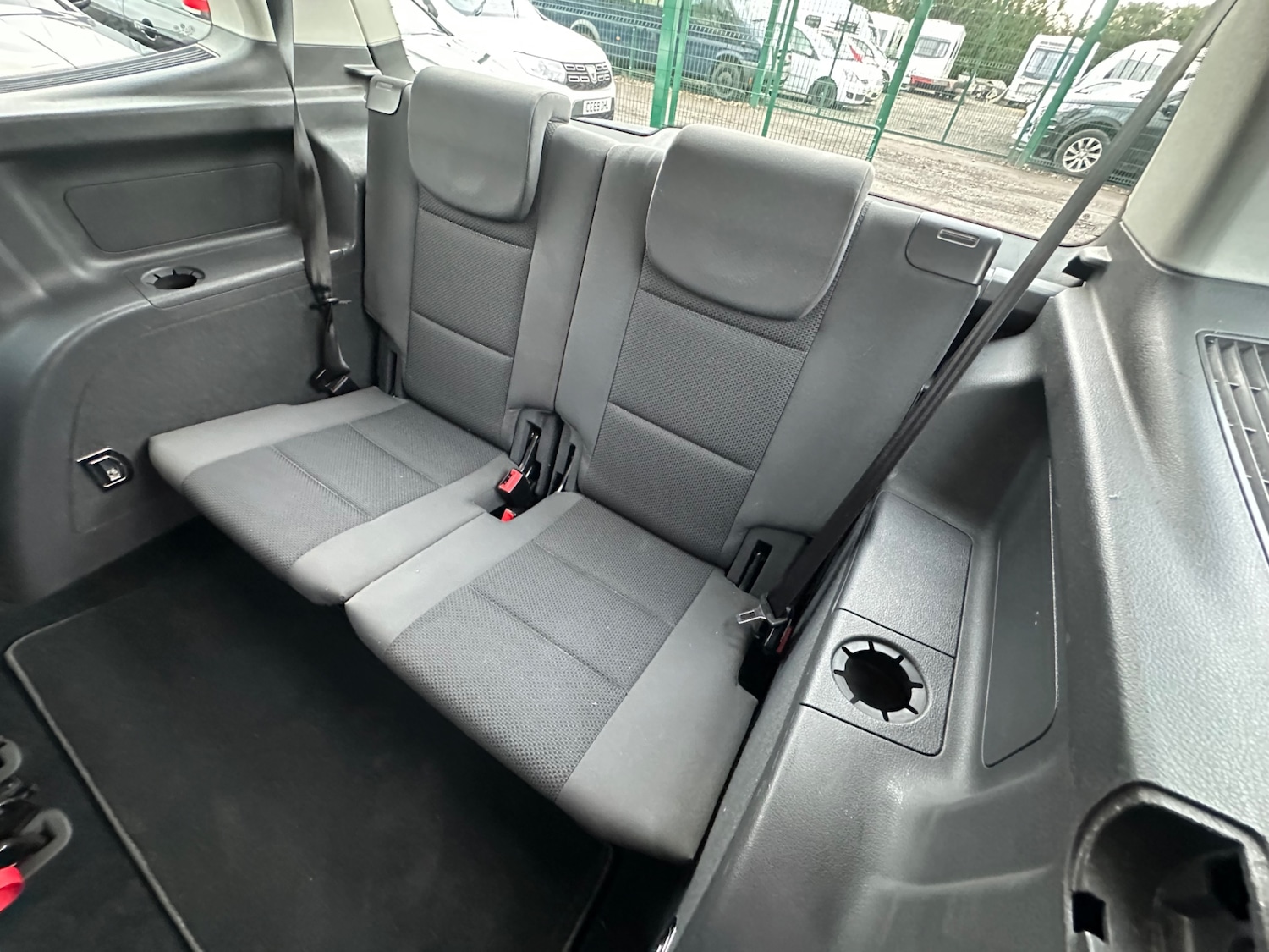 Used Volkswagen Touran 2011 for sale - 77316548: Photo 11