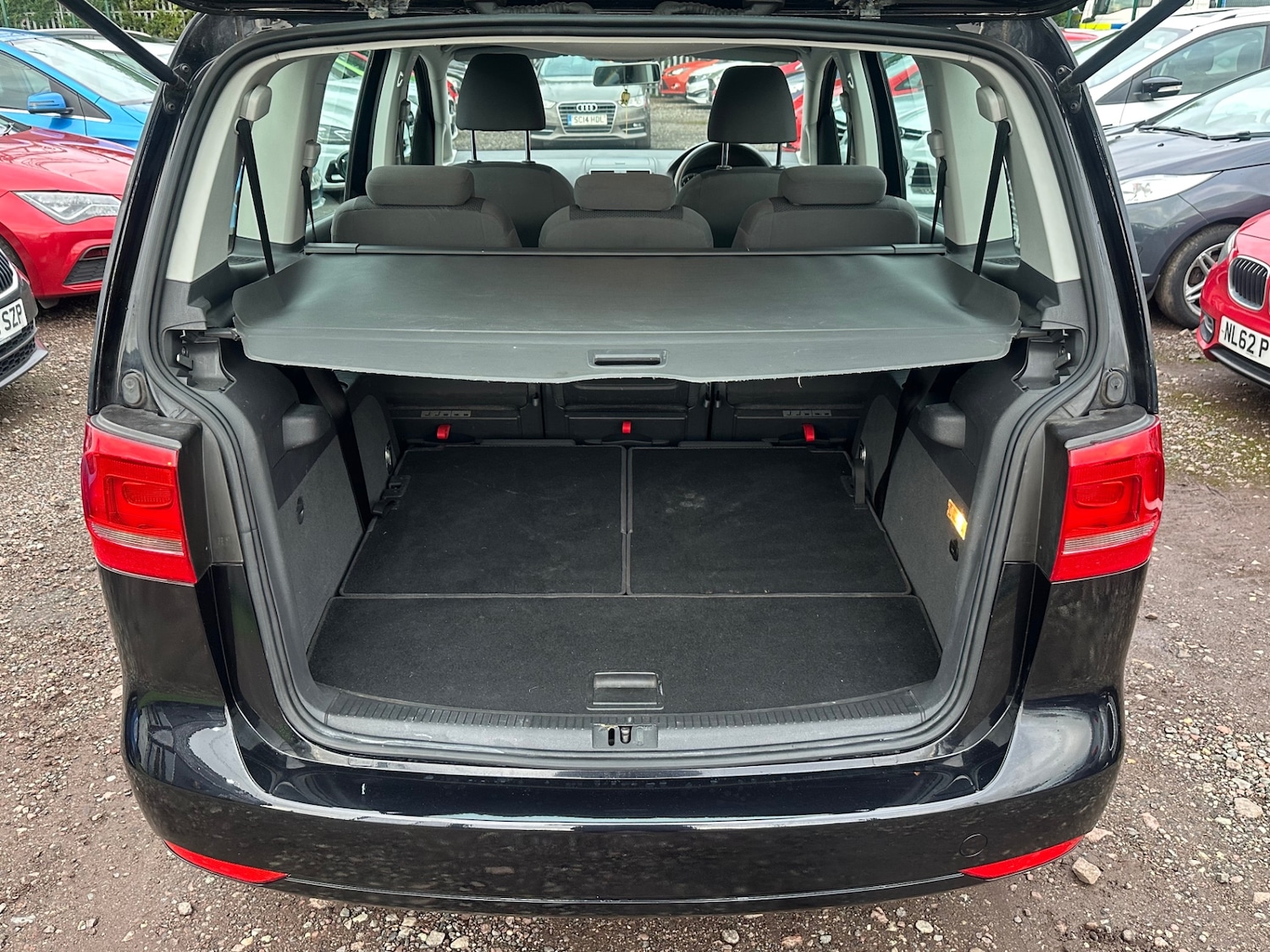 Used Volkswagen Touran 2011 for sale - 77316548: Photo 13