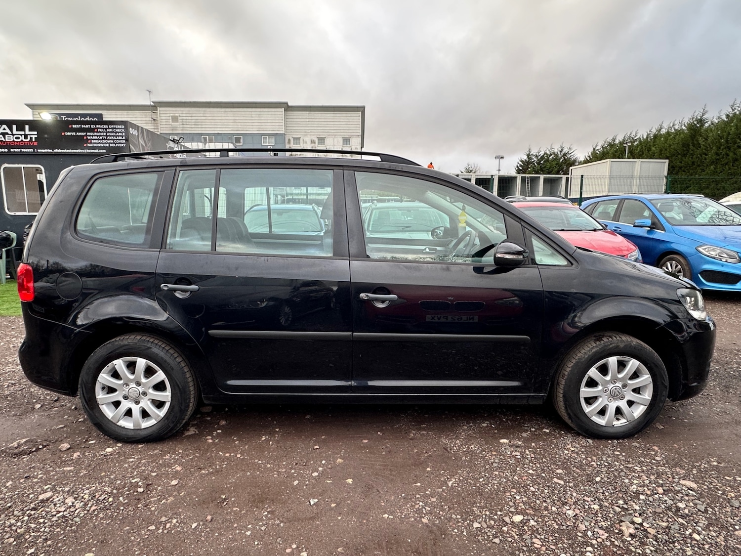 Used Volkswagen Touran 2011 for sale - 77316548: Photo 14