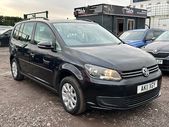 Used Volkswagen Touran 2011 for sale - 77316548: Photo