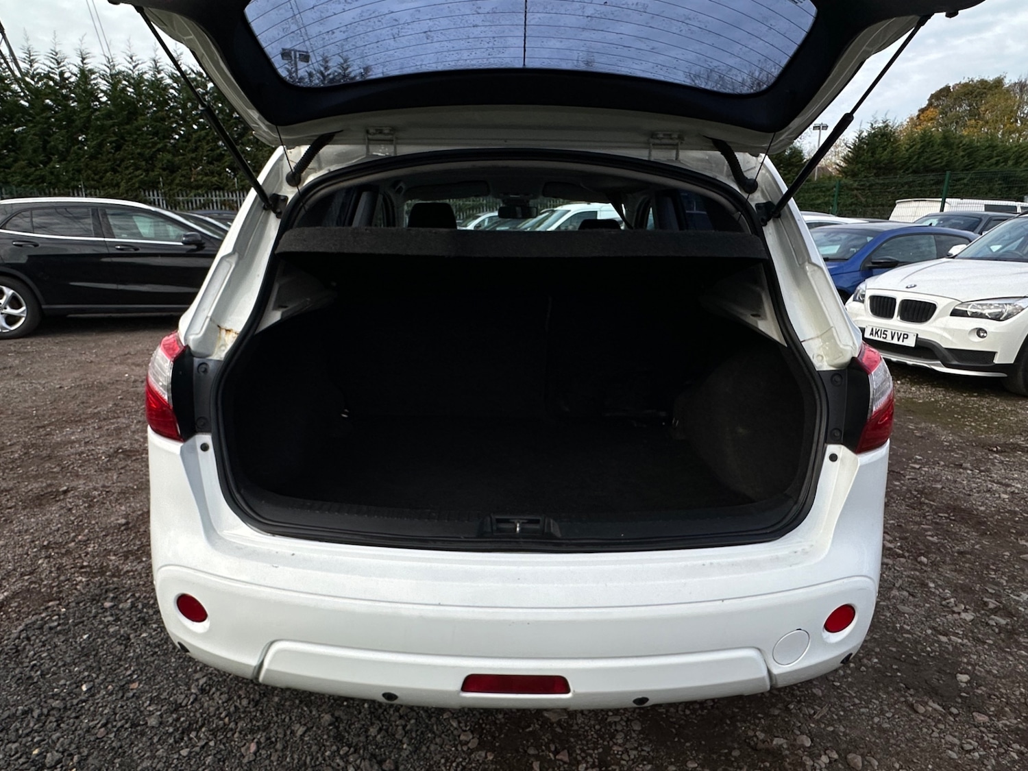 Used Nissan Qashqai 2011 for sale - 76587223: Photo 12