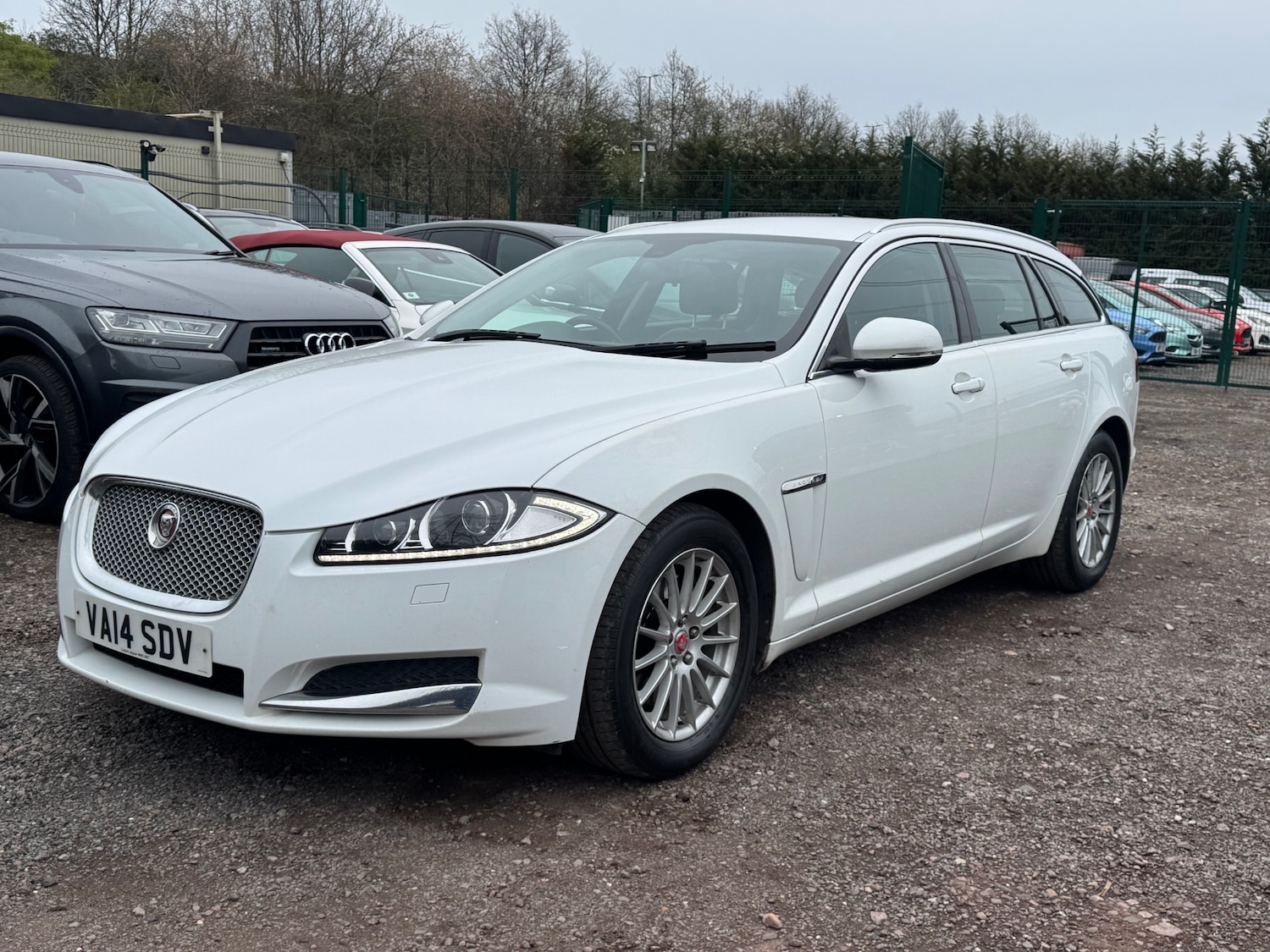 Used Jaguar XF 2014 for sale - 78052612: Photo 4