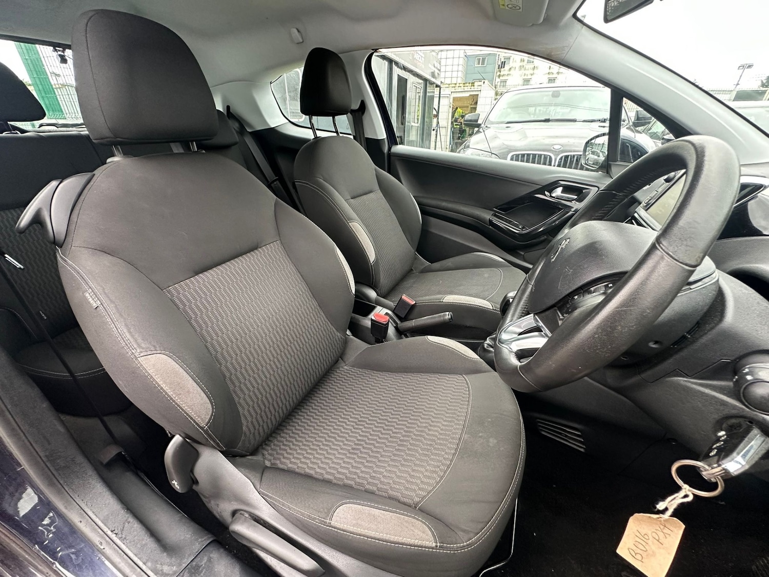 Used Peugeot 208 2016 for sale - 77699068: Photo 8