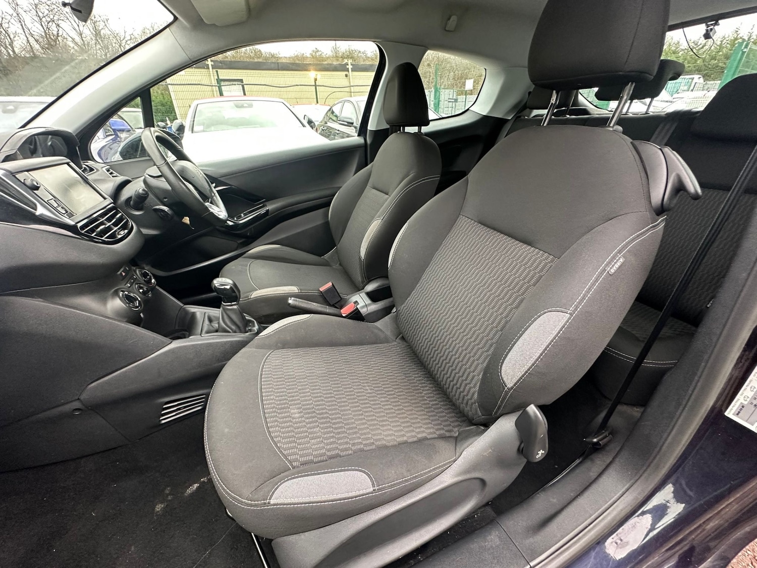 Used Peugeot 208 2016 for sale - 77699068: Photo 9