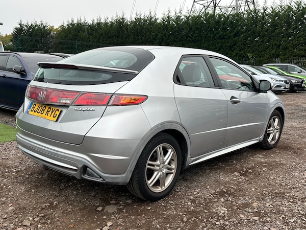 Used Honda Civic 2008 for sale - 76302583: Photo 2