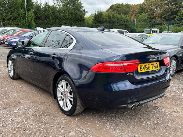Used Jaguar XE 2016 for sale - 75651513: Photo 2