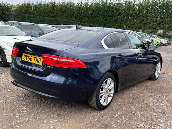 Used Jaguar XE 2016 for sale - 75651513: Photo 4