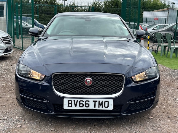 Used Jaguar XE 2016 for sale - 75651513: Photo 5