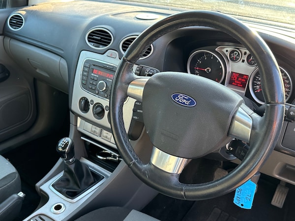 Used Ford Focus 2010 for sale - 75129043: Photo 7
