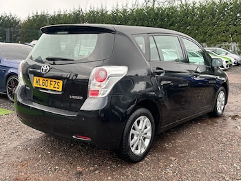 Used Toyota Verso 2010 for sale - 76853383: Photo