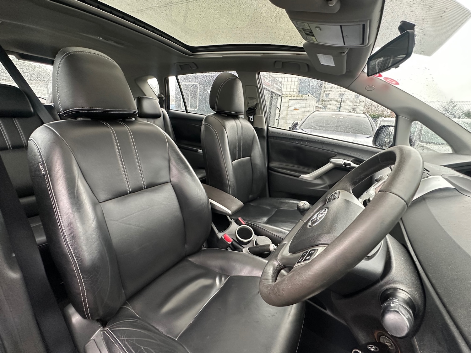 Used Toyota Verso 2010 for sale - 76853383: Photo 8