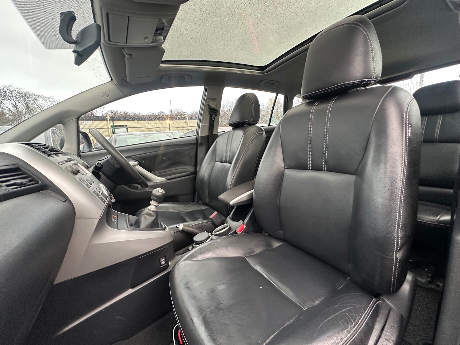 Used Toyota Verso 2010 for sale - 76853383: Photo 9