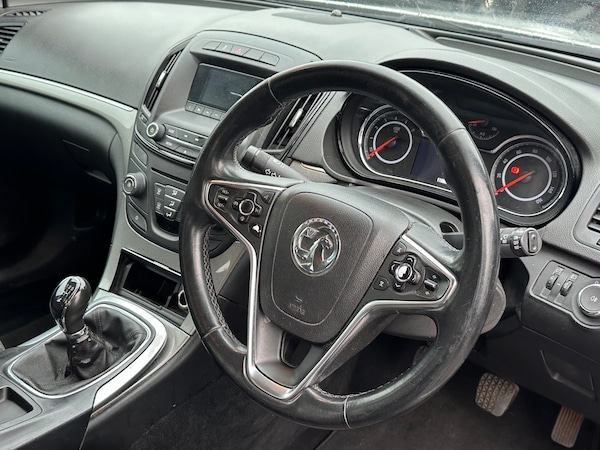 Used Vauxhall Insignia 2015 for sale - 76302607: Photo 6