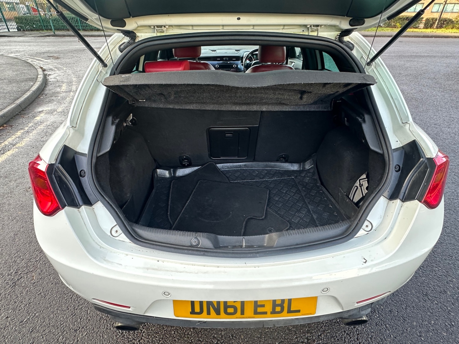 Used Alfa Romeo Giulietta 2011 for sale - 76940036: Photo 12