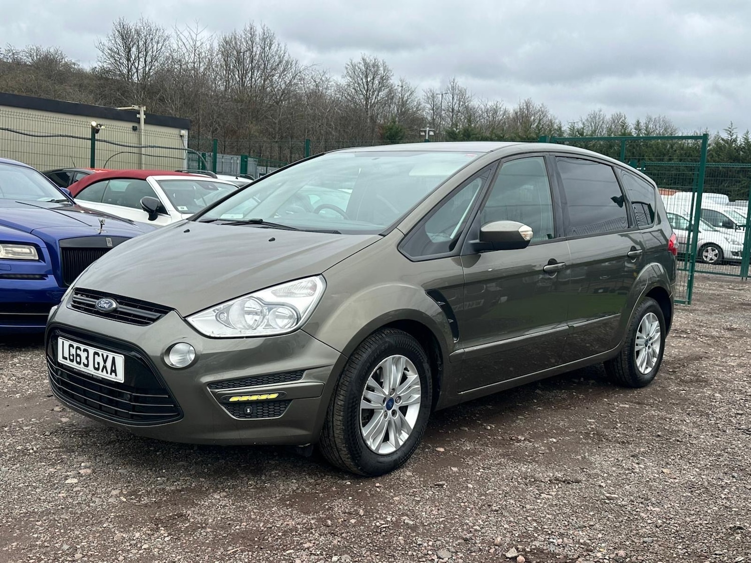 Used Ford S-Max 2013 for sale - 77700821: Photo 3