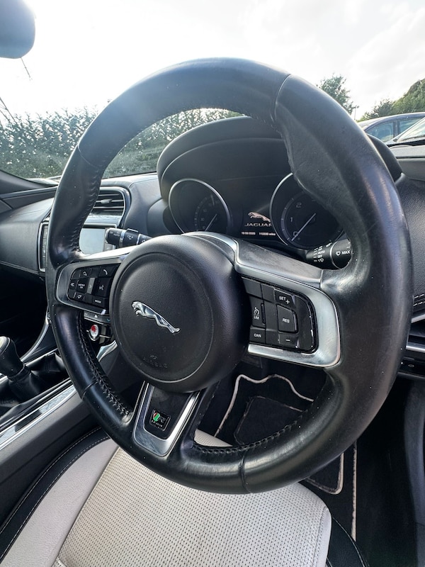Used Jaguar XE 2015 for sale - 75004632: Photo 7