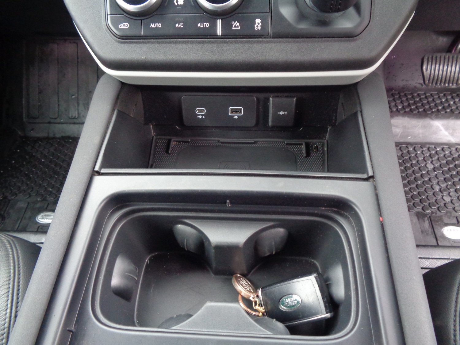 Used Land Rover Defender 2022 for sale - 77677264: Photo 13