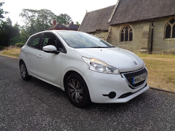 Used Peugeot 208 2013 for sale - 79251997: Photo