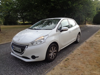 Used Peugeot 208 2013 for sale - 79251997: Photo