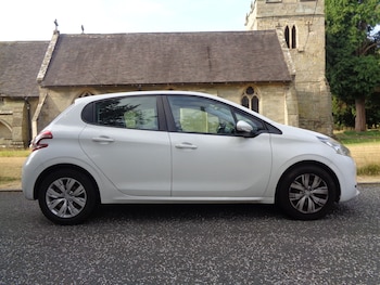 Used Peugeot 208 2013 for sale - 79251997: Photo