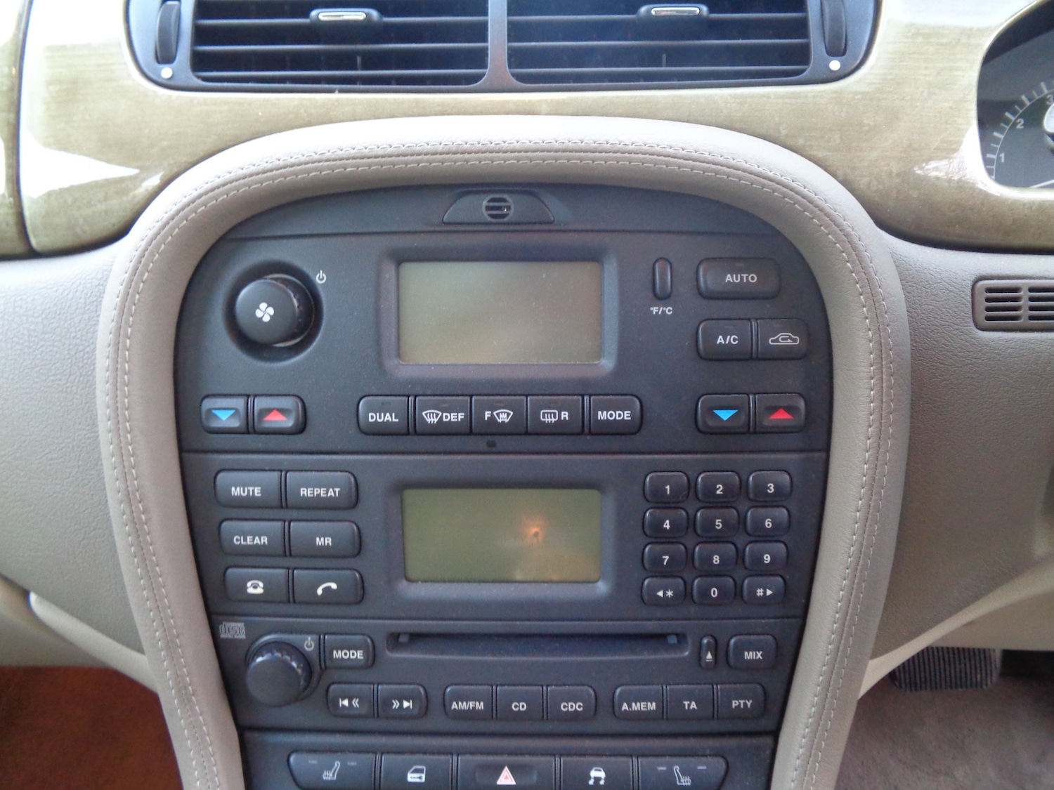 Used Jaguar S-Type 2004 for sale - 76637226: Photo 14