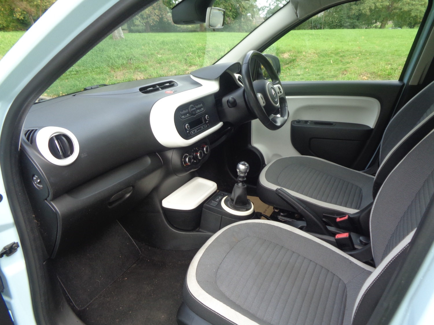 Used Renault Twingo 2015 for sale - 76845072: Photo 9