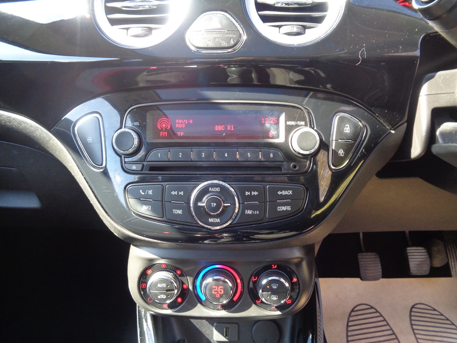 Used Vauxhall ADAM 2015 for sale - 78107724: Photo 11