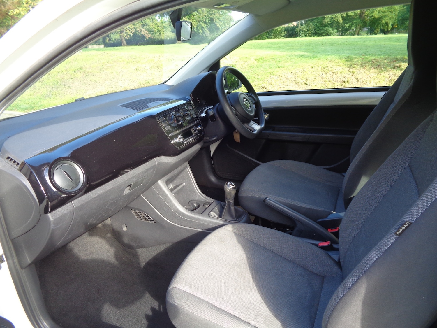 Used Volkswagen up! 2013 for sale - 76075551: Photo 9