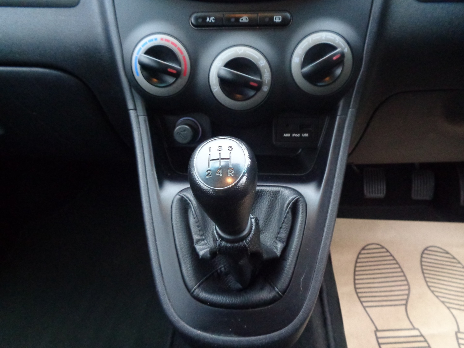 Used Hyundai i10 2014 for sale - 77282760: Photo 10