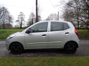 Used Hyundai i10 2014 for sale - 77282760: Photo