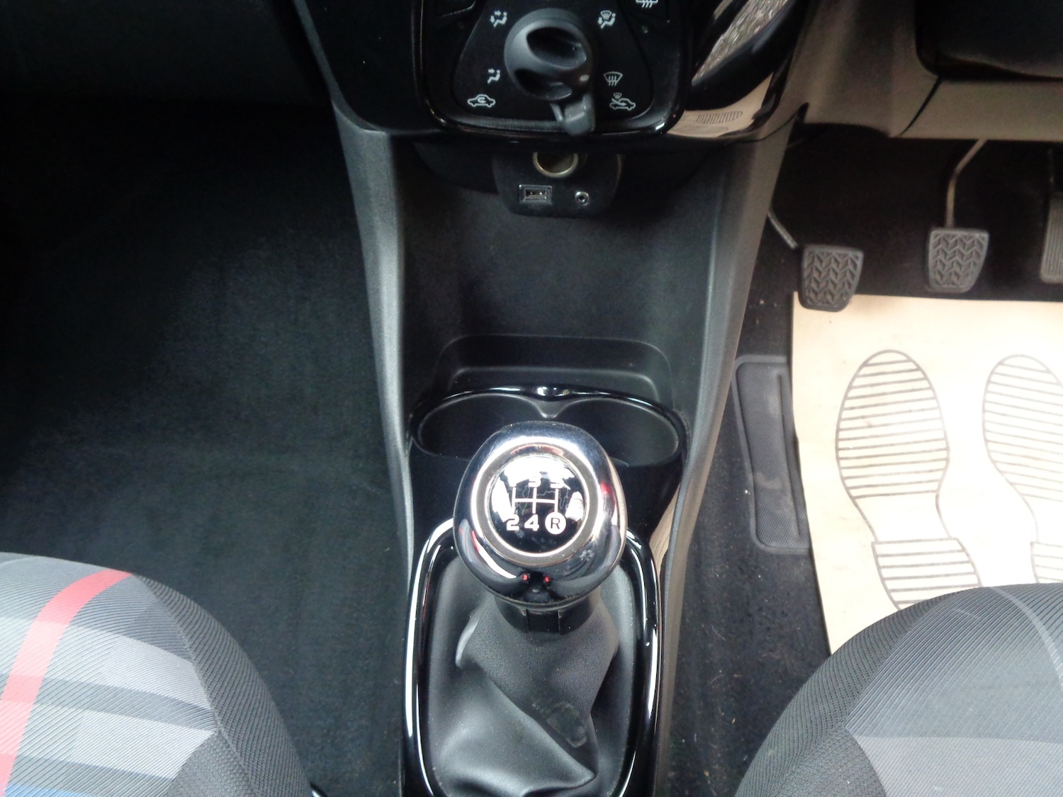 Used Peugeot 108 2015 for sale - 76412566: Photo 14