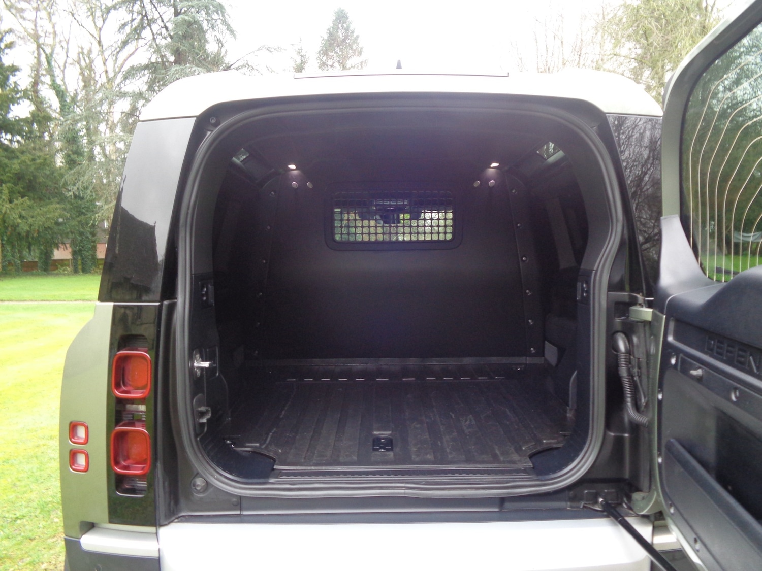 Used Land Rover Defender 2022 for sale - 77651503: Photo 14