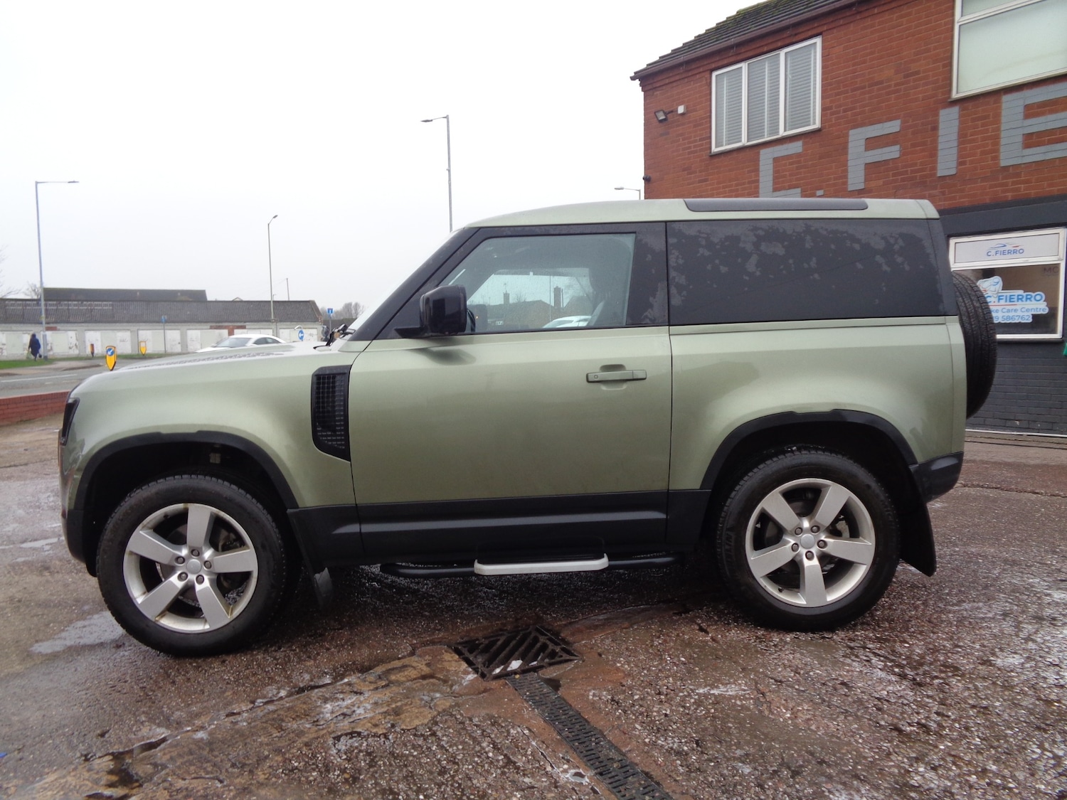 Used Land Rover Defender 2022 for sale - 77418390: Photo 4