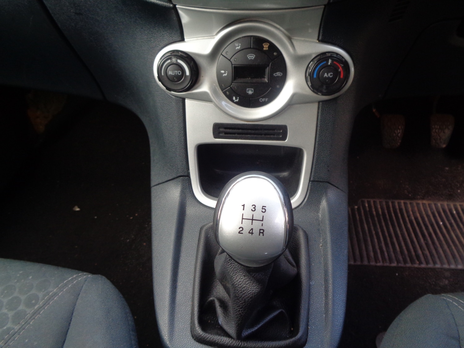 Used Ford Fiesta 2011 for sale - 76170395: Photo 14
