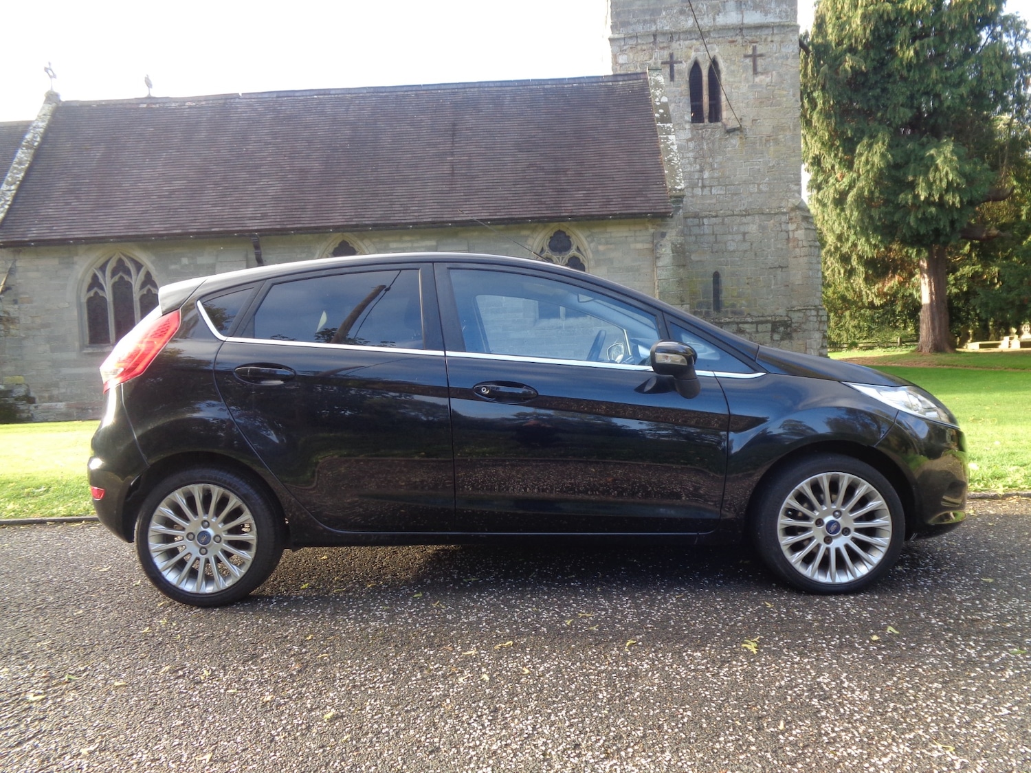 Used Ford Fiesta 2011 for sale - 76170395: Photo 3