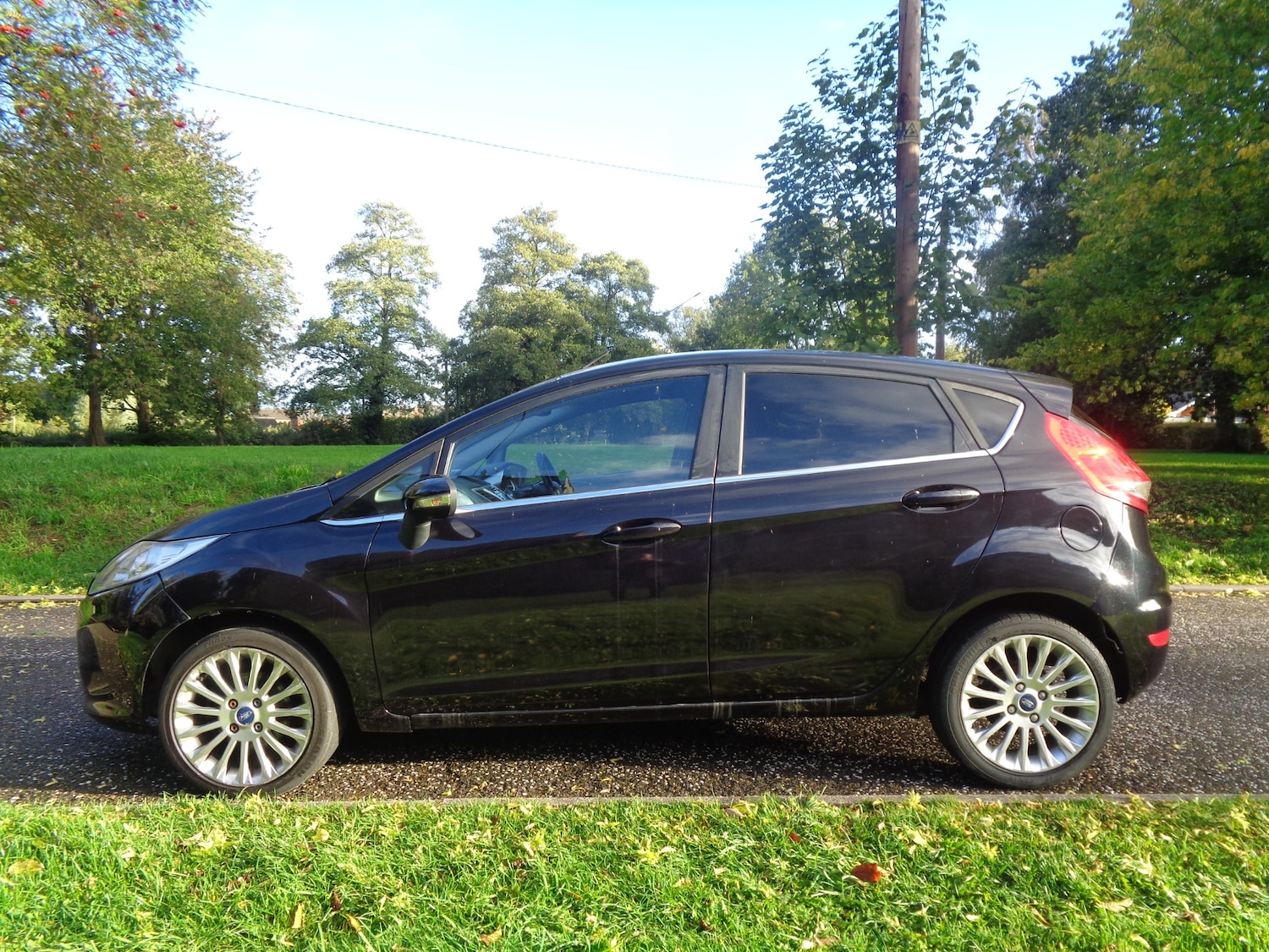 Used Ford Fiesta 2011 for sale - 76170395: Photo 4