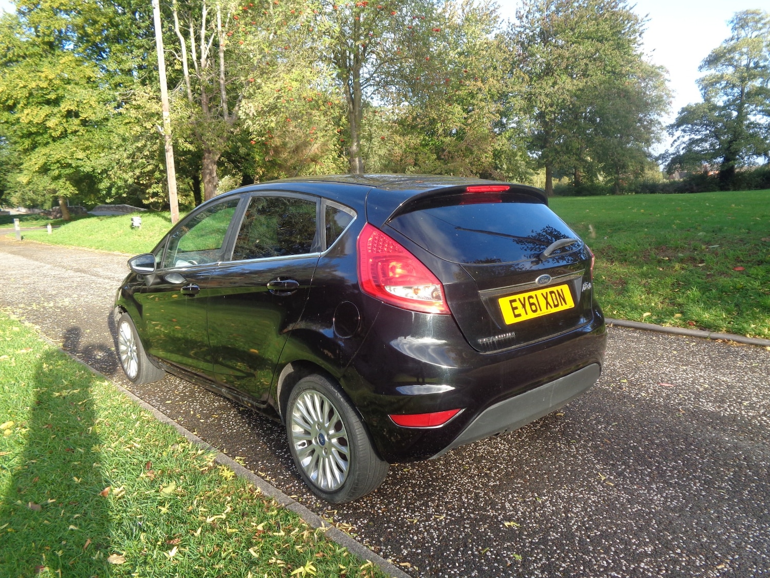 Used Ford Fiesta 2011 for sale - 76170395: Photo 6