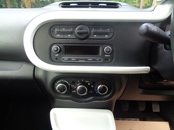 Used Renault Twingo 2015 for sale - 76192594: Photo 11