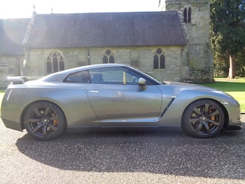 Used Nissan GT-R 2010 for sale - 77973555: Photo