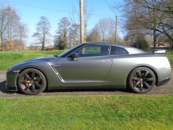 Used Nissan GT-R 2010 for sale - 77973555: Photo