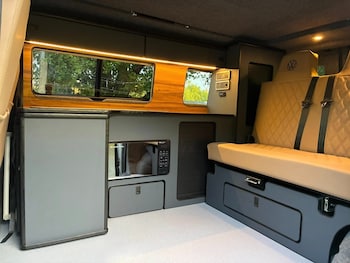 Used Volkswagen Transporter 2022 for sale - 76494724: Photo