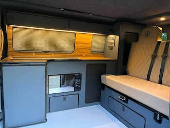 Used Volkswagen Transporter 2022 for sale - 76494724: Photo