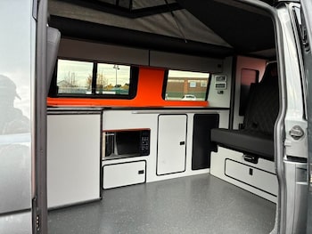 Used Volkswagen Transporter 2019 for sale - 76494218: Photo