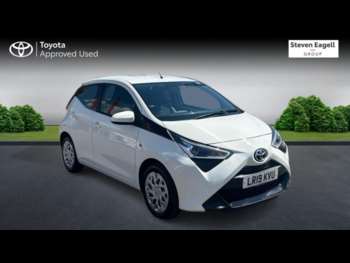 2019 (19) - 1.0 VVT-i x-play Hatchback 5dr Petrol Manual Euro 6 (71 ps)
