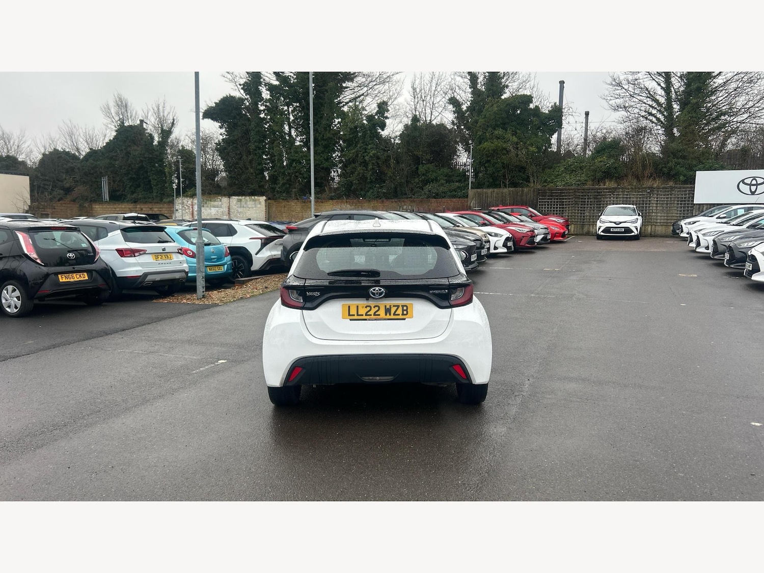 Used Toyota Yaris for sale - 77387675: Photo 21