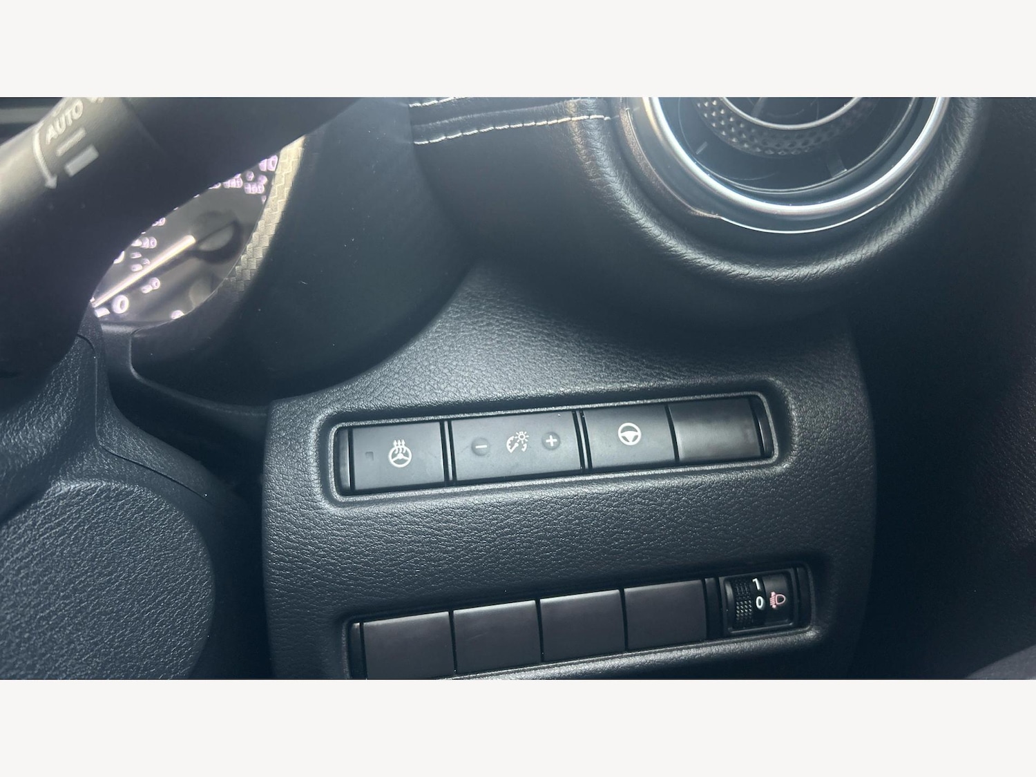 Used Nissan Juke for sale - 77242750: Photo 23