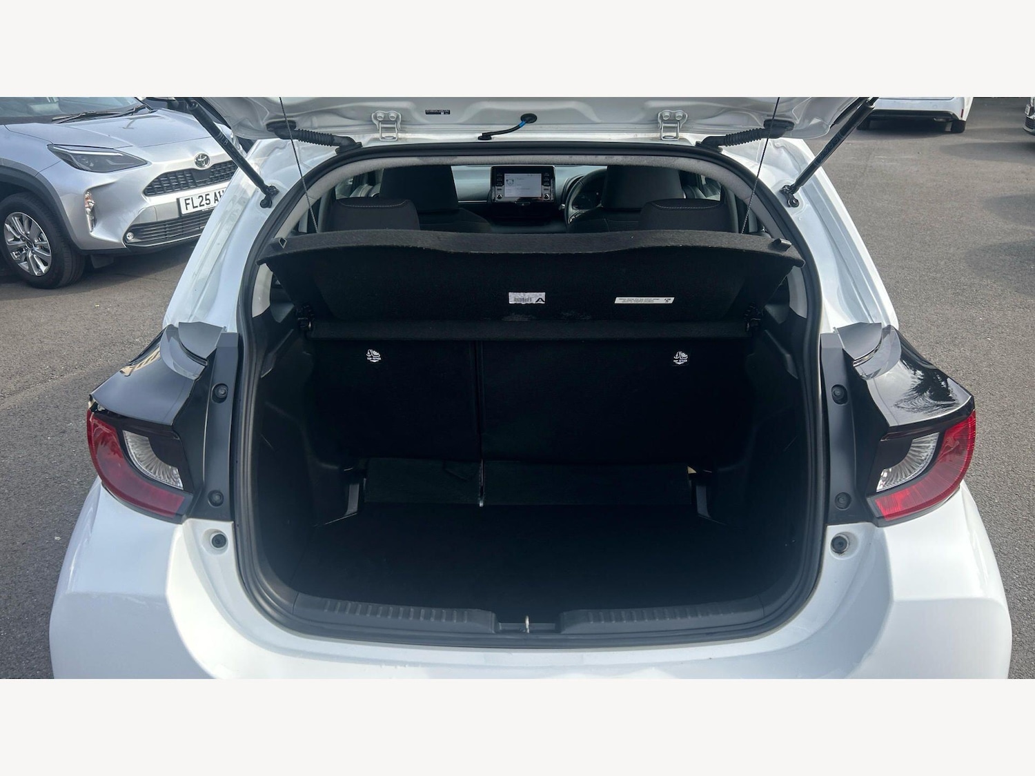 Used Toyota Yaris for sale - 78007908: Photo 16